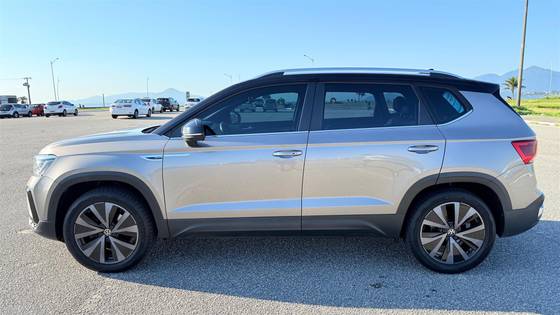 VOLKSWAGEN TAOS 1.4 250 TSI TOTAL FLEX HIGHLINE AUTOMÁTICO